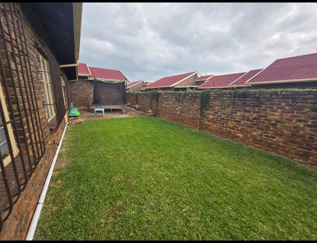 3 BEDROOM TOWNHOUSE FOR SALE IN BIRCHLEIGH